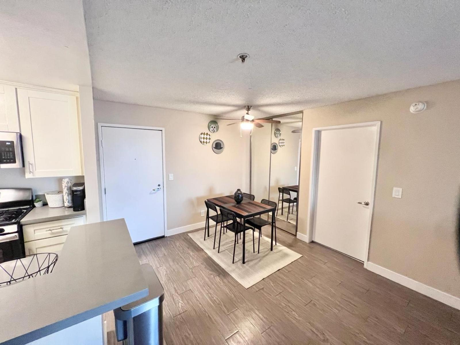 Hollywood Two Bedroom & Free Two Parking Spots Apartment Los Angeles Exterior photo