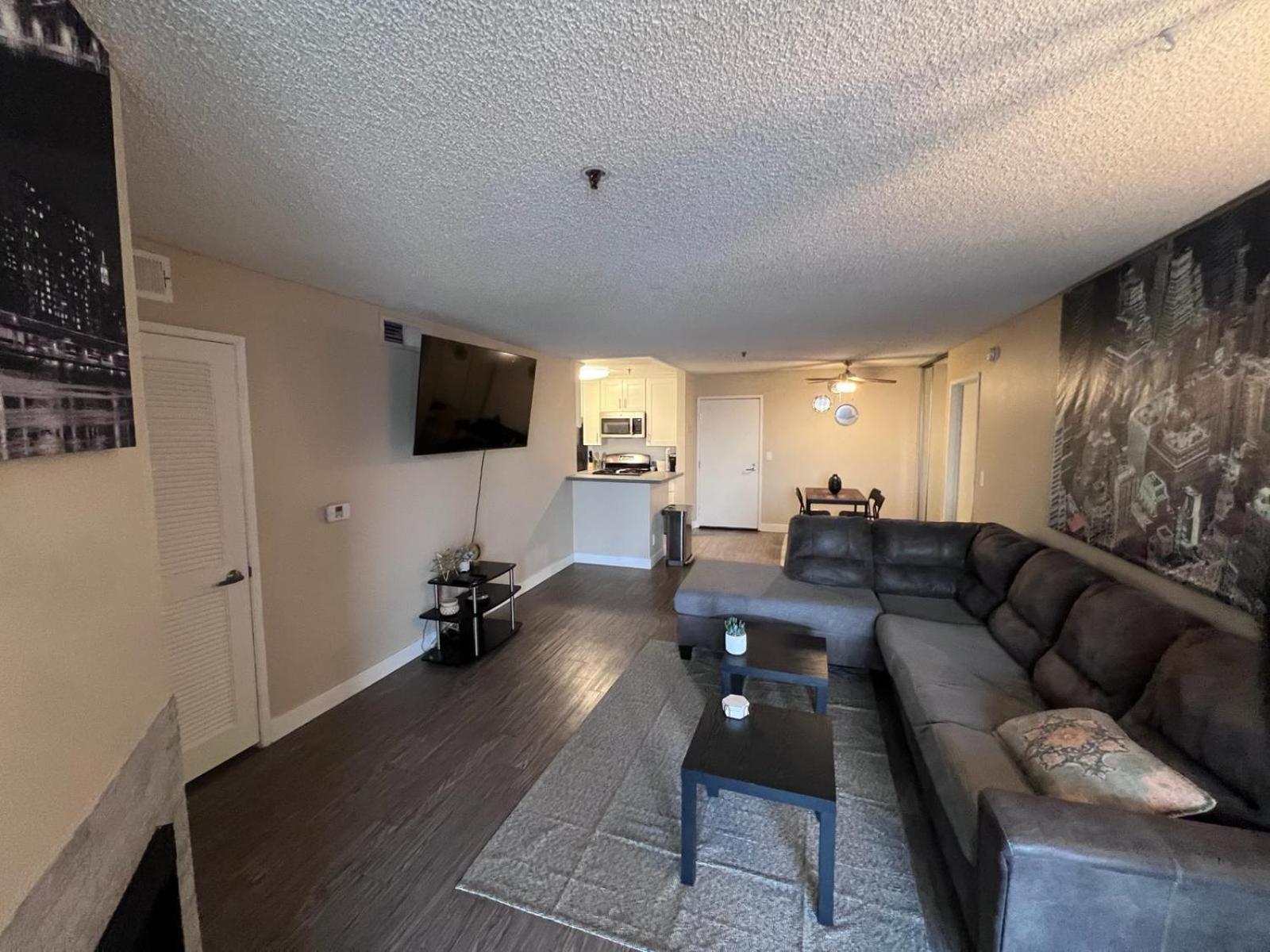 Hollywood Two Bedroom & Free Two Parking Spots Apartment Los Angeles Exterior photo