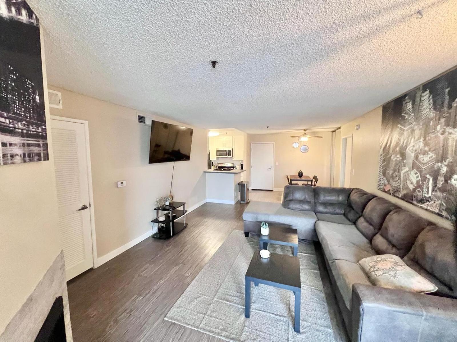Hollywood Two Bedroom & Free Two Parking Spots Apartment Los Angeles Exterior photo